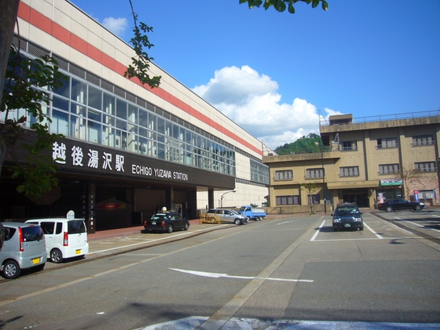 越後湯沢駅　西口